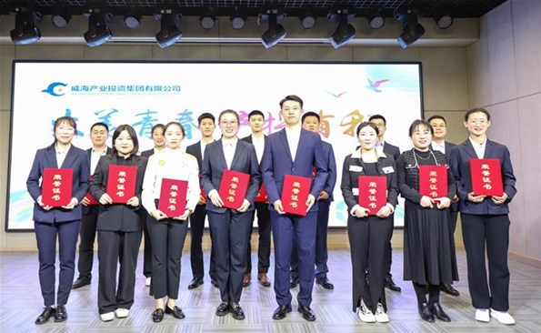 【“五四”专辑③】30年，，，，，，，身边的人——“绽放青春风采 贡献青春力量”演讲比赛优秀作品（三）